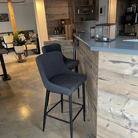 Parkhotel Am Schloss מלון