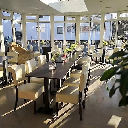 Hotel Parkhotel Am Schloss 3*