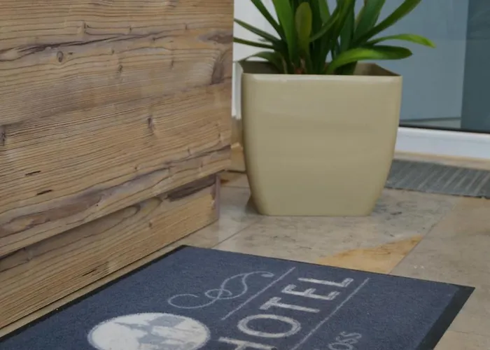 Parkhotel Am Schloss מלון