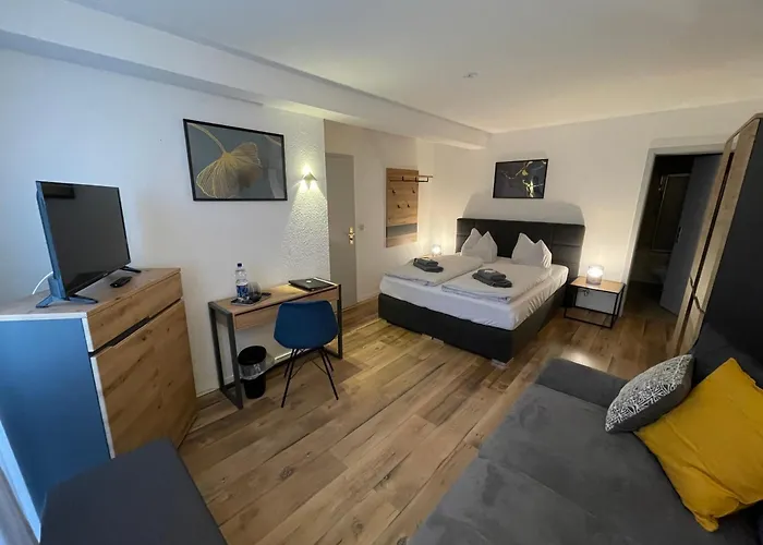 מלון Parkhotel Am Schloss 3*